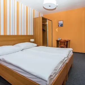 bridge-hotel.praguehotelsweb.com/